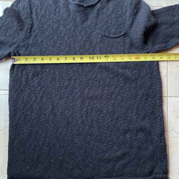 Hollister sweater - Picture 8 of 10